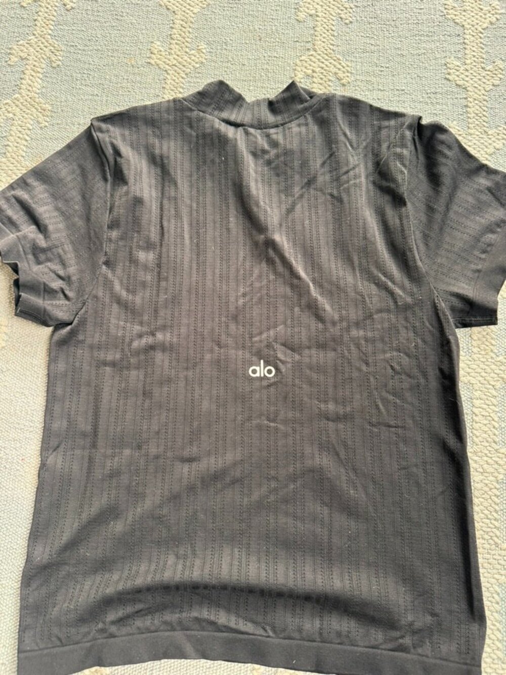 Alo Seamless Pointelle Mock Neck Short Sleeve - L black - Picture 4 of 4